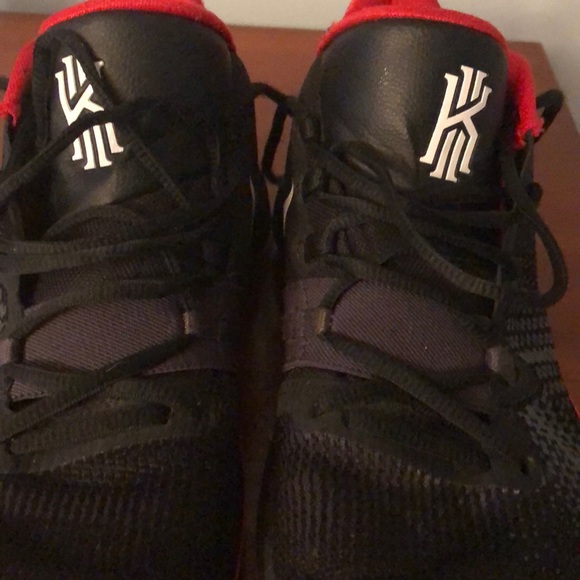 kyrie irving shoes size 8.5